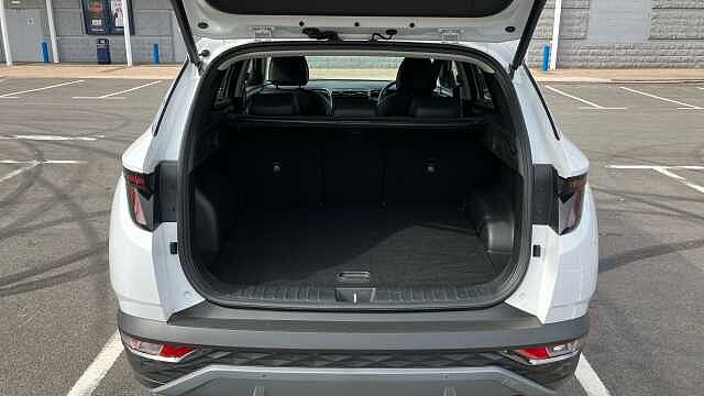 Hyundai TUCSON 1.6 TGDi Hybrid 230 Ultimate 5dr 2WD Auto Hybrid Estate White