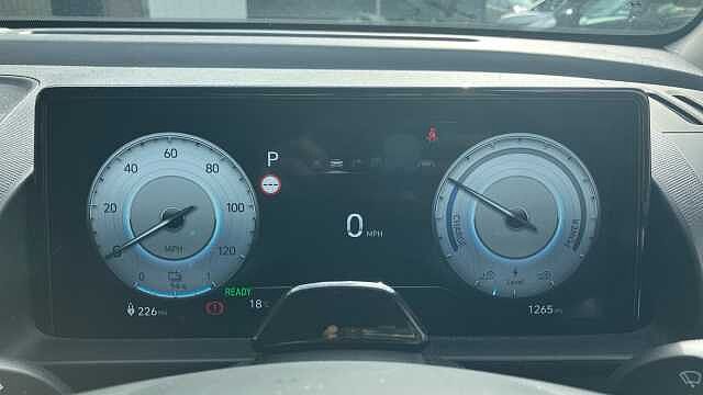 Hyundai INSTER 85kW 02 49kWh 5dr Auto Electric Hatchback Special Solid - Atlas White