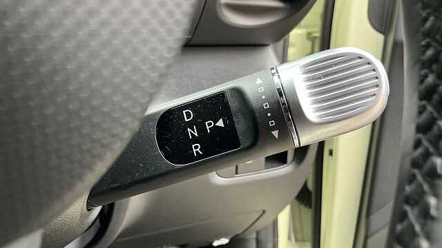 Hyundai INSTER 85kW 02 49kWh 5dr Auto Electric Hatchback Pearl - Buttercream Yellow