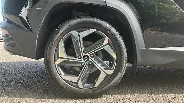 Hyundai TUCSON 1.6 TGDi Hybrid 230 Premium 5dr 2WD Auto Hybrid Estate Black