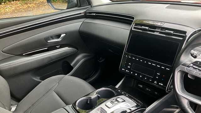 Hyundai TUCSON 1.6 TGDi Hybrid 230 SE Connect 5dr 2WD Auto Hybrid Estate Red