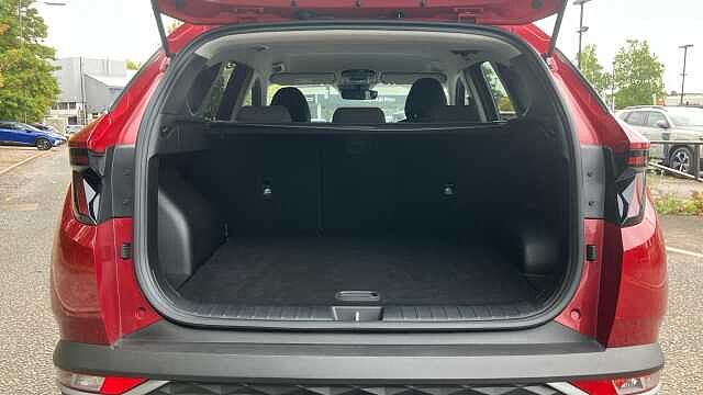 Hyundai TUCSON 1.6 TGDi Hybrid 230 SE Connect 5dr 2WD Auto Hybrid Estate Red