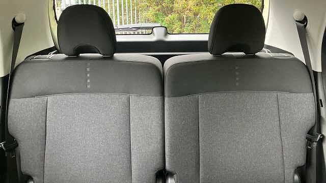 Hyundai INSTER 85kW 02 49kWh 5dr Auto Electric Hatchback