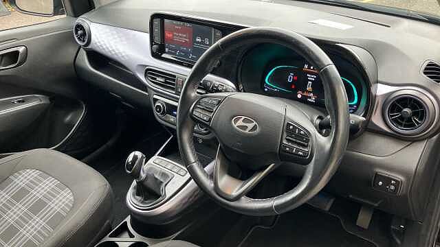 Hyundai i10 1.2 MPi Premium 5dr Auto Petrol Hatchback