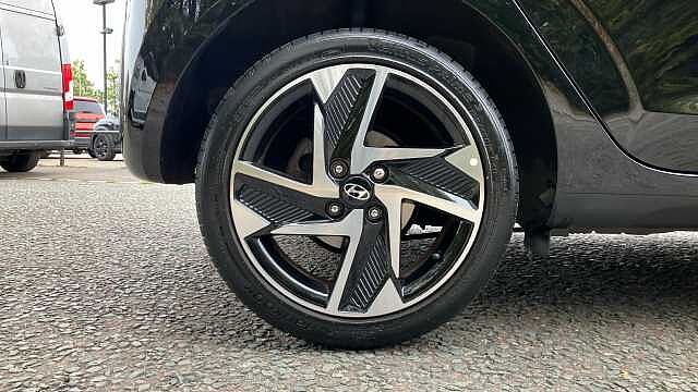 Hyundai i10 1.2 MPi Premium 5dr Auto Petrol Hatchback