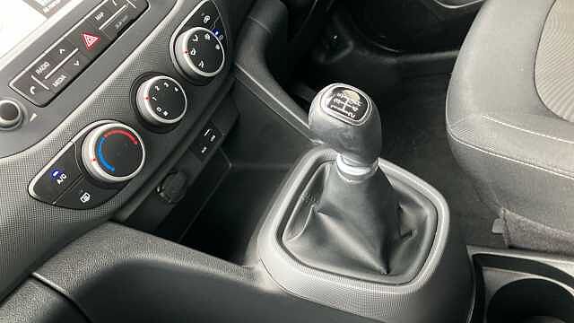 Hyundai i10 1.0 Play 5dr Petrol Hatchback
